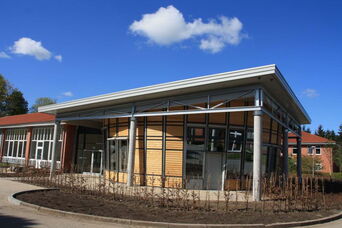 Neubau eines Seminar- und Multifunktionsraumes in Lübeck <br>Bauzeit: 2010 <br>Leistungsspektrum: HOAI Phase: 1-9