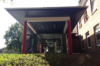 Neubau und Umbau eines Einganges des DRK Pflegeheims & Verwaltung in Kaltenkirchen <br>Bauzeit: 2013-2014 <br>Leistungsspektrum: HOAI Phase: 1-7