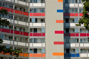 Umbau und Modernisierung eines Hochhauses und 162 WE in Lübeck <br />Bauzeit: 2010-2012 <br>Leistungsspektrum: HOAI Phase: 1-7