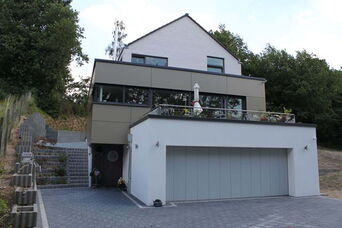 Neubau und Umbau eines Einfamilienhauses in Mölln <br>Bauzeit: 2009-2010 <br>Leistungsspektrum: HOAI Phase: 1-9