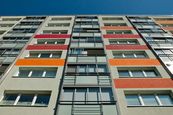 Umbau und Modernisierung eines Hochhauses und 162 WE in Lübeck <br />Bauzeit: 2010-2012 <br>Leistungsspektrum: HOAI Phase: 1-7