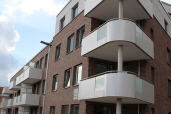 Neubau eines Mehrfamilienhauses mit 33 Wohneinheiten in Lübeck <br>Bauzeit: 2015-2016 <br>Leistungsspektrum: HOAI Phase: 1-6